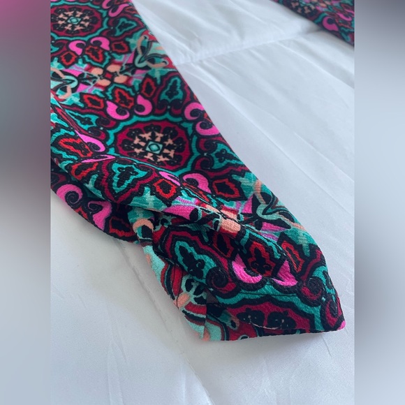 Vibrant Patterned Leggings - Picture 3 of 6